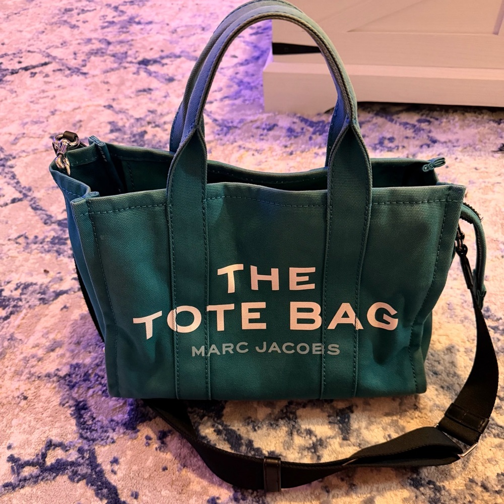 Marc Jacobs Harbor Blue Medium Tote Bag GUC - Picture 2 of 13